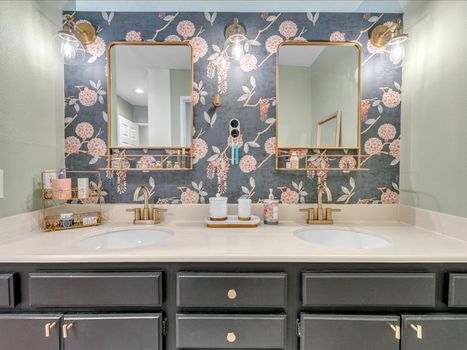 4566 N. Canyonlands Rd. Moorpark, CA 93021 (30)