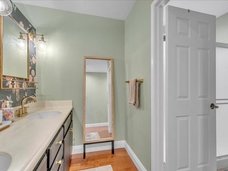 4566 N. Canyonlands Rd. Moorpark, CA 93021 (31)