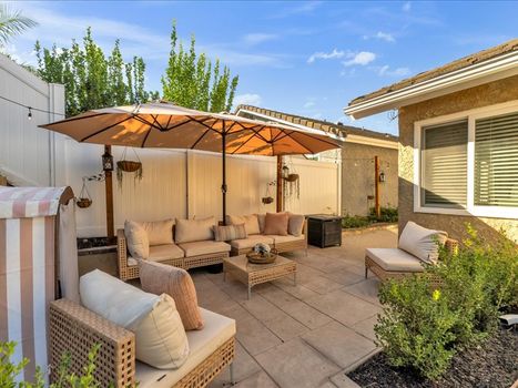 4566 N. Canyonlands Rd. Moorpark, CA 93021 (38)