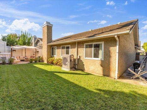 4566 N. Canyonlands Rd. Moorpark, CA 93021 (39)