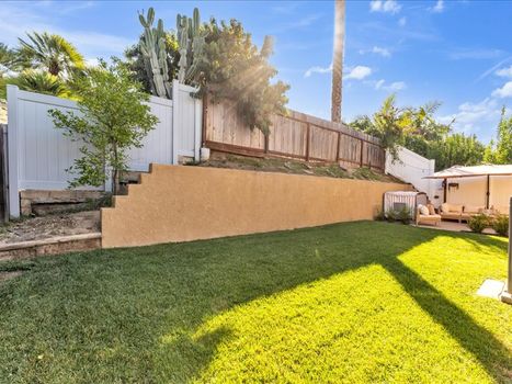 4566 N. Canyonlands Rd. Moorpark, CA 93021 (40)