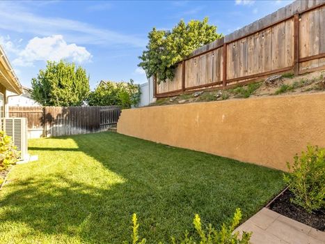 4566 N. Canyonlands Rd. Moorpark, CA 93021 (41)