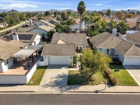 4566 N. Canyonlands Rd. Moorpark, CA 93021 (43)