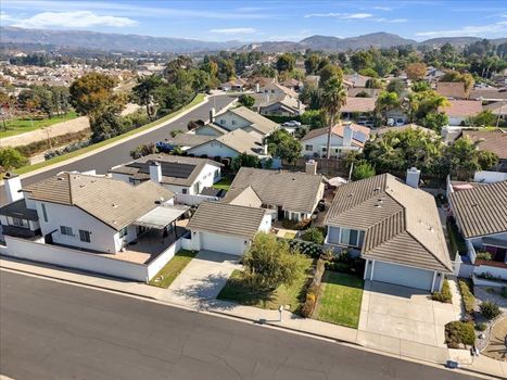 4566 N. Canyonlands Rd. Moorpark, CA 93021 (44)