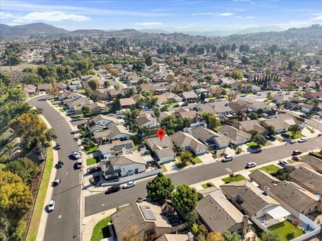 4566 N. Canyonlands Rd. Moorpark, CA 93021 (45)