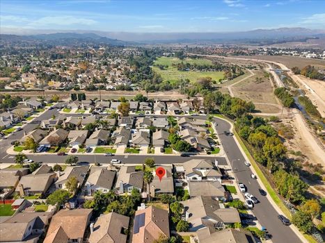 4566 N. Canyonlands Rd. Moorpark, CA 93021 (46)