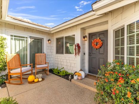 4566 N. Canyonlands Rd. Moorpark, CA 93021 (9)