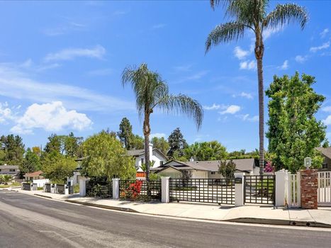 22263 Avenue San Luis Woodland Hills, CA 91364 (2)