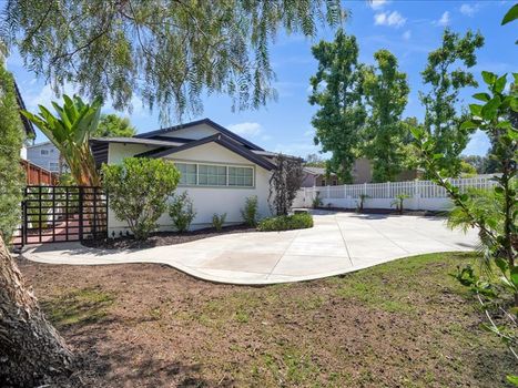 22263 Avenue San Luis Woodland Hills, CA 91364 (4)