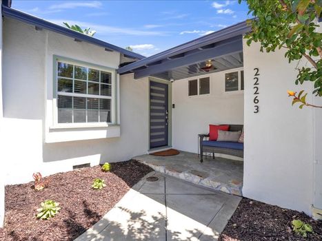 22263 Avenue San Luis Woodland Hills, CA 91364 (6)
