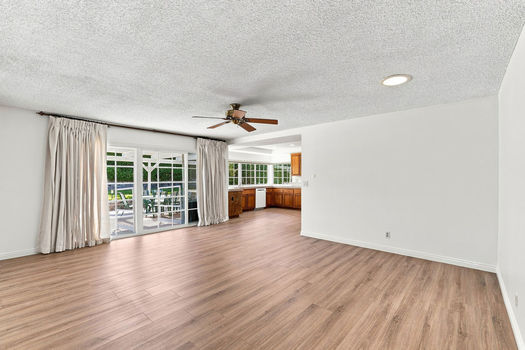 2354 Collier Ct. Simi Valley CA 93065 (20)