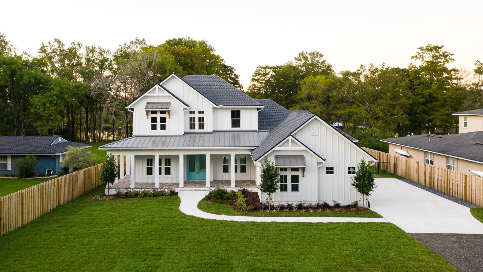 New luxury home construction Exterior