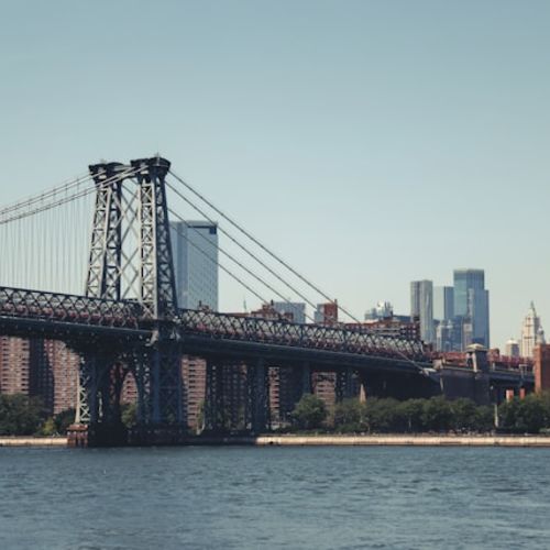 Refinance or Right-Size in NYC? A 2025 Homeowner Guide (Rates Drifting Lower)