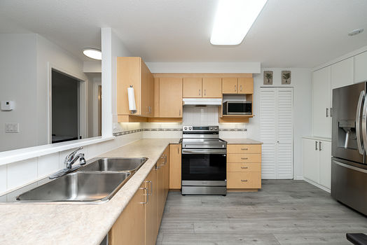 Unit 204 15298 20 Avenue Surrey-12