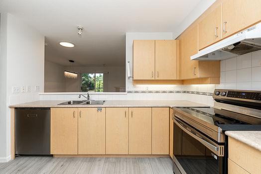 Unit 204 15298 20 Avenue Surrey-15