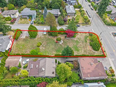 15643 Buena Vista Avenue - White Rock