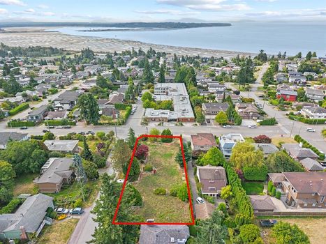 15643 Buena Vista Avenue - White Rock