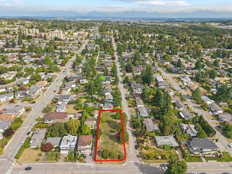 15643 Buena Vista Avenue - White Rock