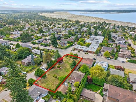 15643 Buena Vista Avenue - White Rock