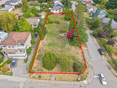 15643 Buena Vista Avenue - White Rock