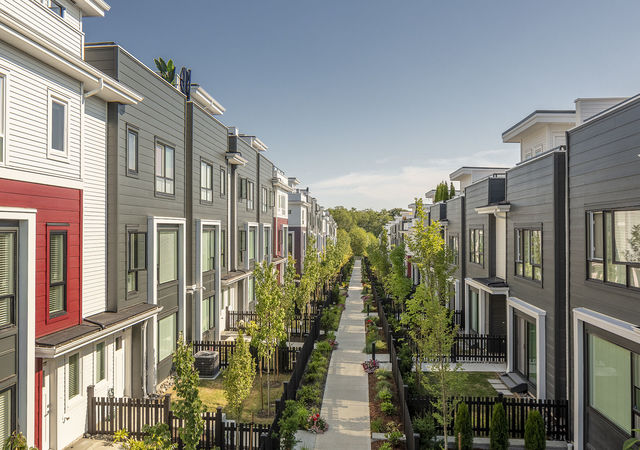 2-Soho-Townhomes-Walkway