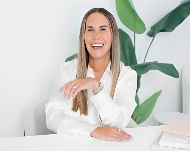 anabella_photo_smallsc