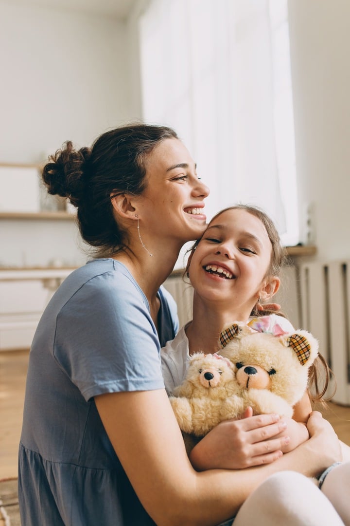 mom-and-daughter