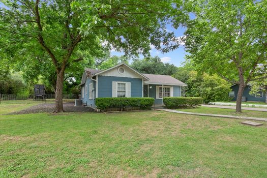 02-802 Avenue A (3)