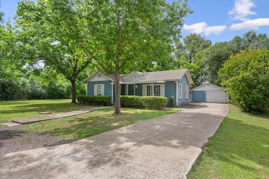 03-802 Avenue A (2)