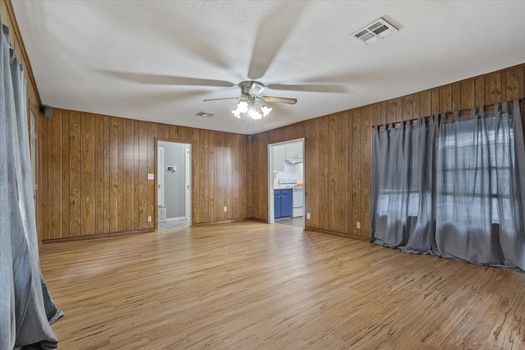 09-802 Avenue A (8)