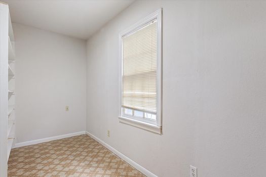 24-802 Avenue A (17)