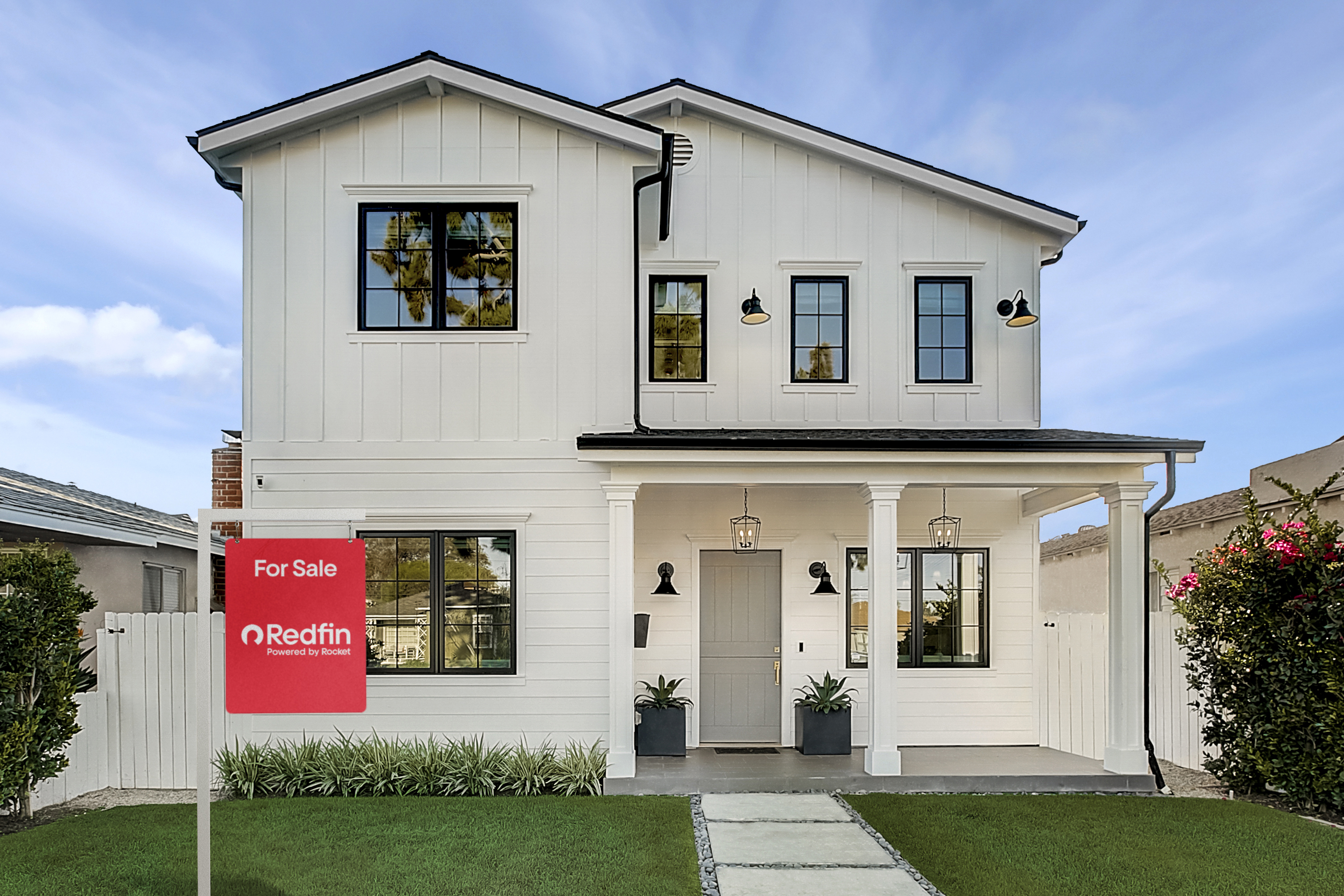 3513 Ashwood Ave_Ext_Sign_Rocket