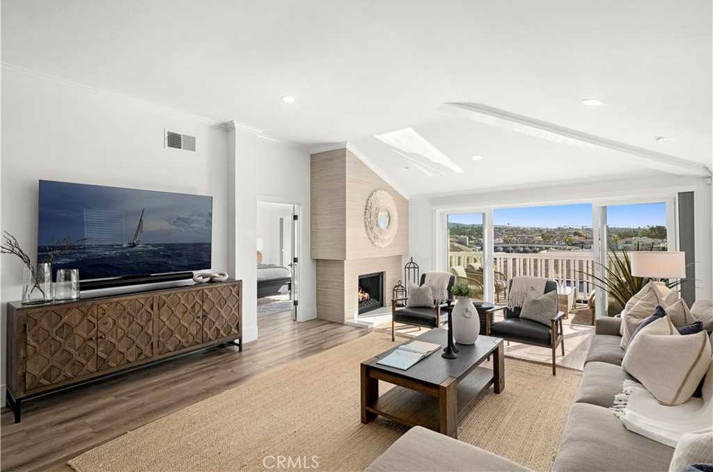 {"shape": [6336, 9520, 3]}