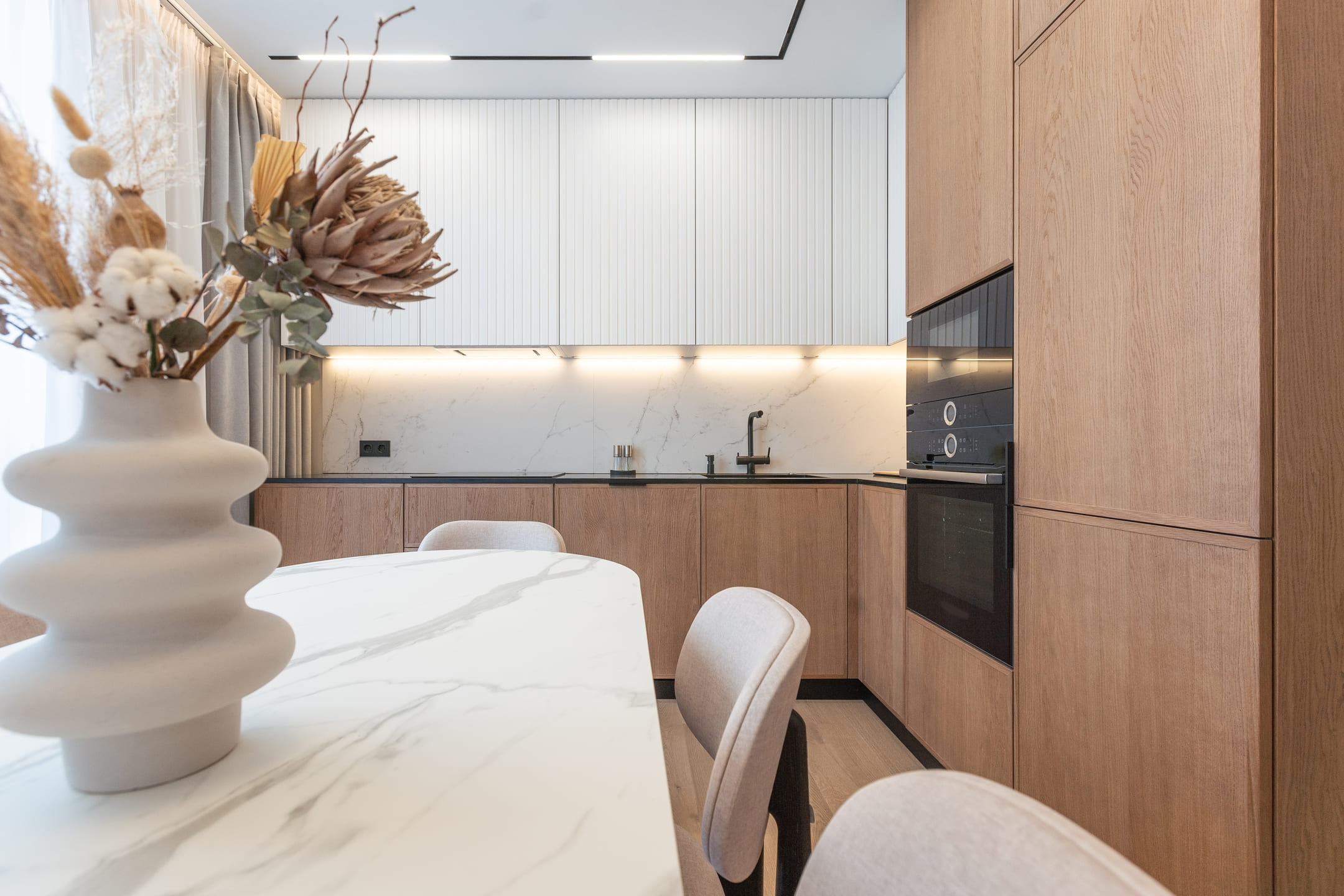 white-marble-dining-table