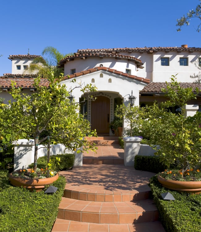 Exterior shot of a custom home in Newport Beach, CA.1