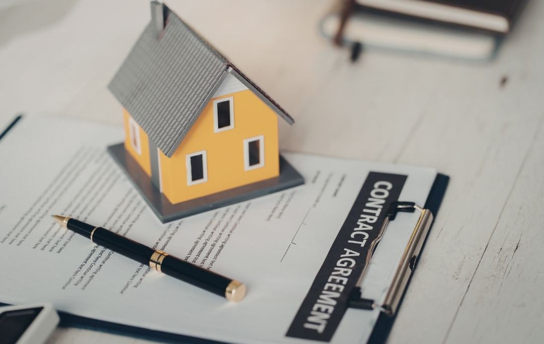 UNDER CONTRACT - 18