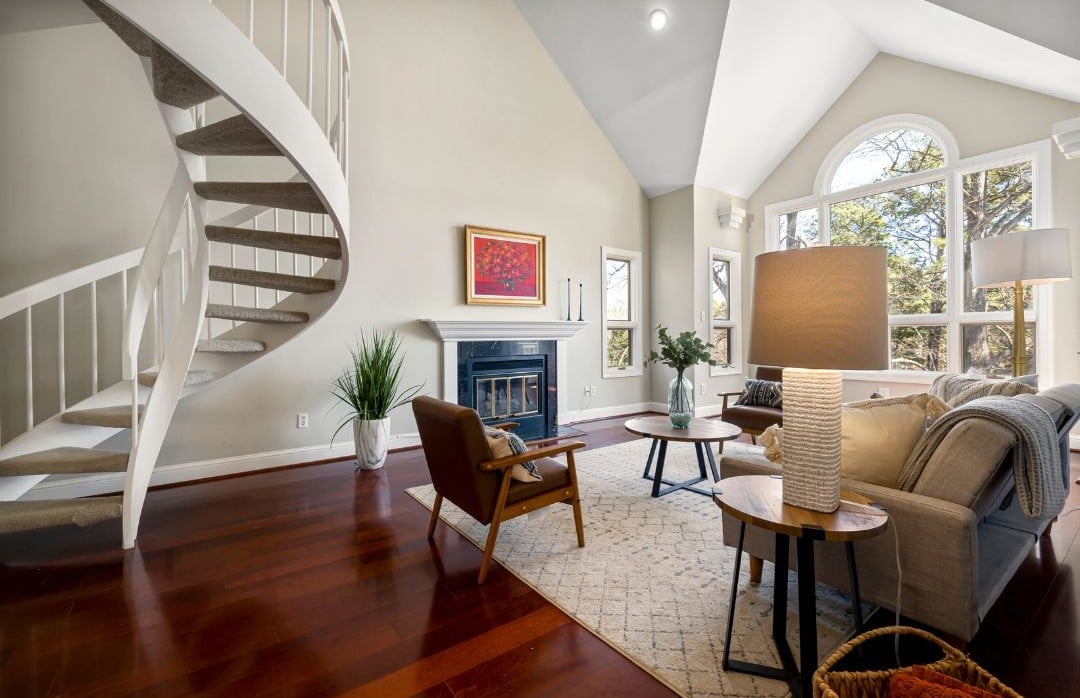 UNDER CONTRACT - 18