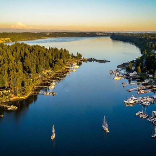 Waterfront Living in the Pacific Northwest: Pros & Cons