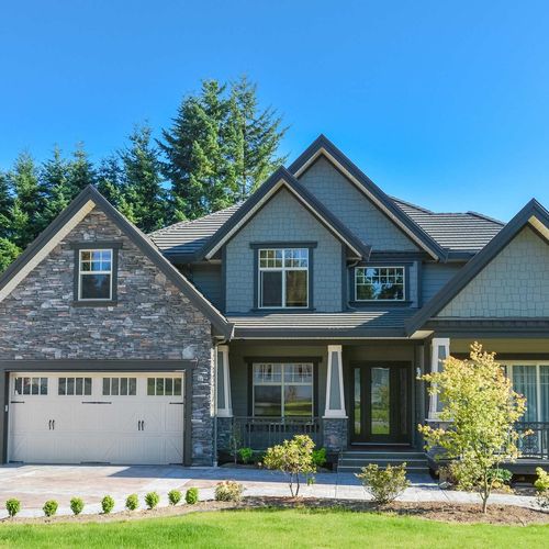 Is Now the Time to Sell a Luxury House?