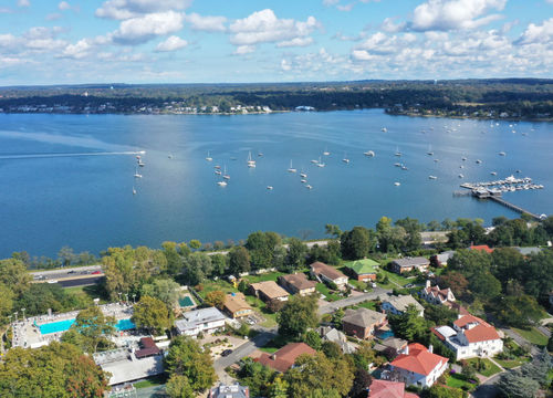 Little Neck Bay and the Cross Island Parkway in the Bayside section of Queens in New York, NY, US