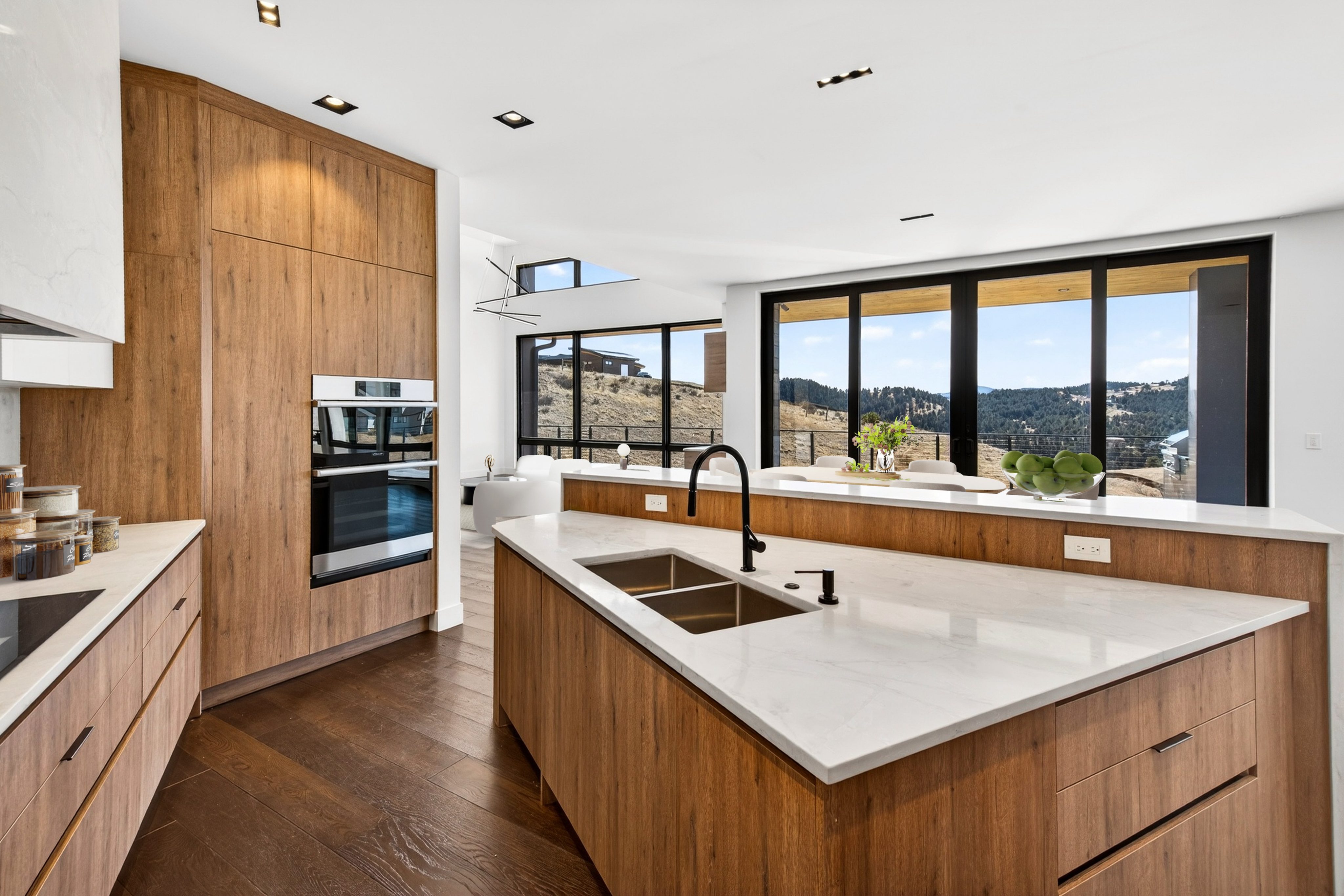 00011_00005_13_2280098