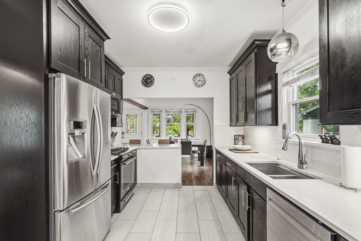 12-web-or-mls_966_South_York_St_Denver_CO_80209DSC05923