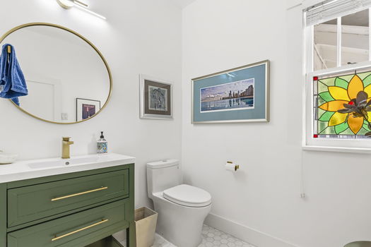 16-web-or-mls_966_South_York_St_Denver_CO_80209DSC05950