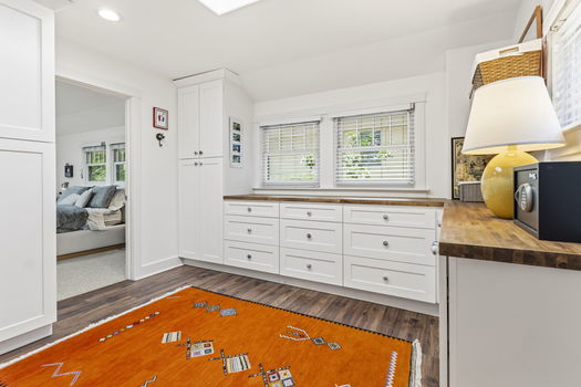 20-web-or-mls_966_South_York_St_Denver_CO_80209DSC06037