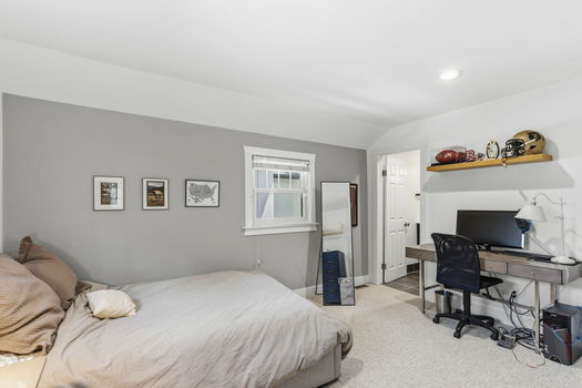 25-web-or-mls_966_South_York_St_Denver_CO_80209DSC06070