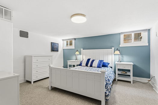 27-web-or-mls_966_South_York_St_Denver_CO_80209DSC05983