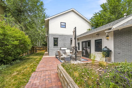 32-web-or-mls_966_South_York_St_Denver_CO_80209DSC06031