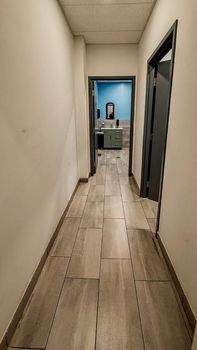 El Milagro - Hallway