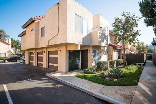 01.17 1380 E Washington Ave-01