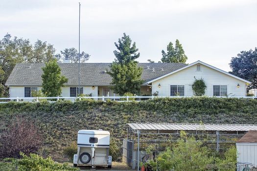 160044752-1